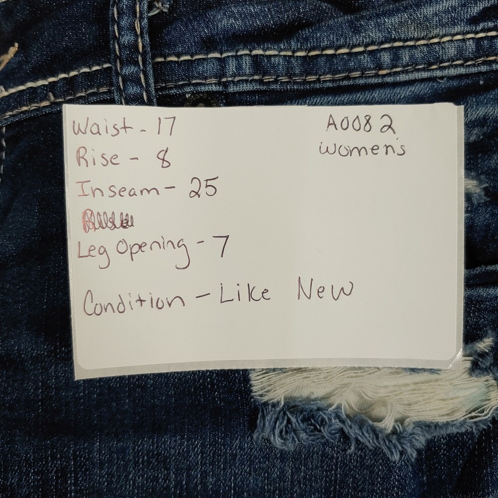 Silver Jeans Co. Suki Capri - Womens 34x25 Blue Distressed Mid Rise - VERY GOOD - Picture 15 of 15